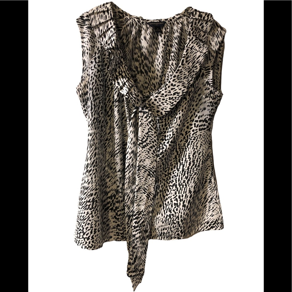 Banana republic sleeveless blouse Sz M EUC